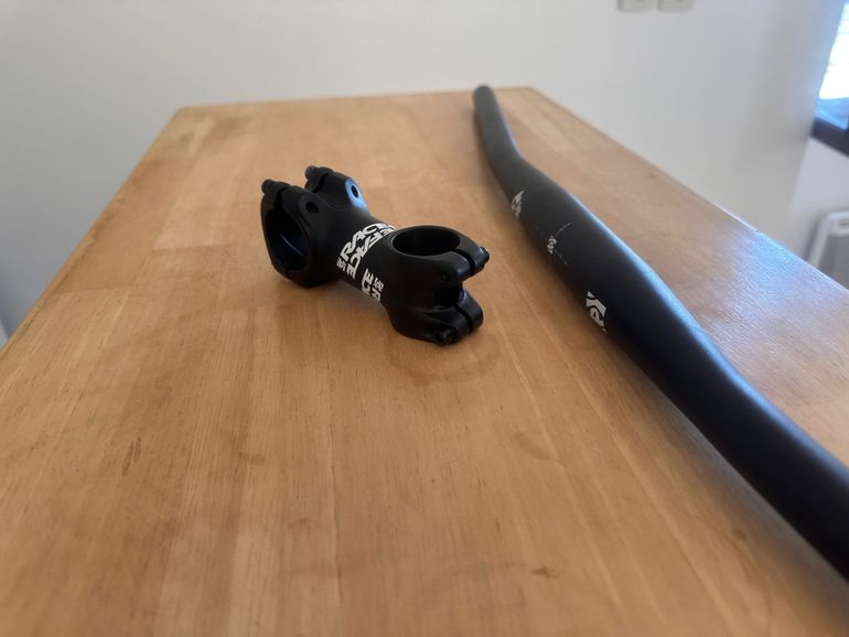 Gebrauchtes Race Face Handlebar and Stem 2026 bike — Bild 2 von 4