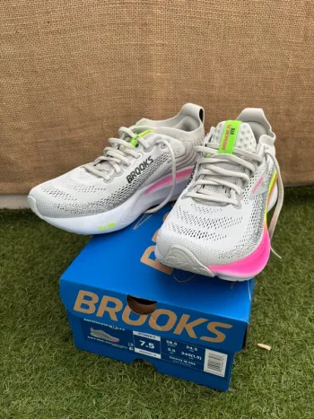 Used Brooks Adrenaline GTS 25 Running Shoes