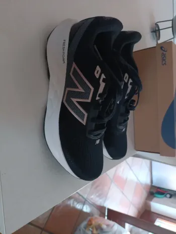 Used New Balance 520 Running Shoes