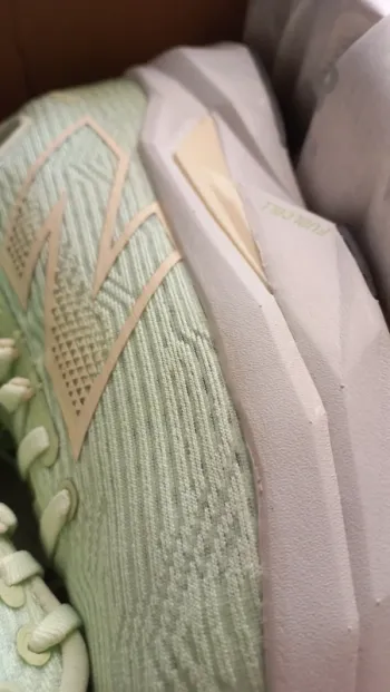 Käytetty New Balance Fuelcell Propel V5 bike — kuva 8 / 9