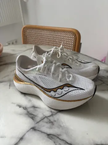 Used Saucony Endorphin Pro 2 Running Shoes