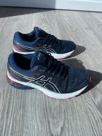 Asics GEL-Nimbus 23 Running Shoes usato