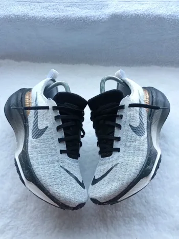 Nike ZoomX Running Shoes usato