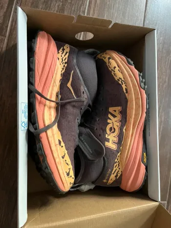Tweedehands Hoka Speedgoat 6 Mid GTX bike — afbeelding 2 van 4