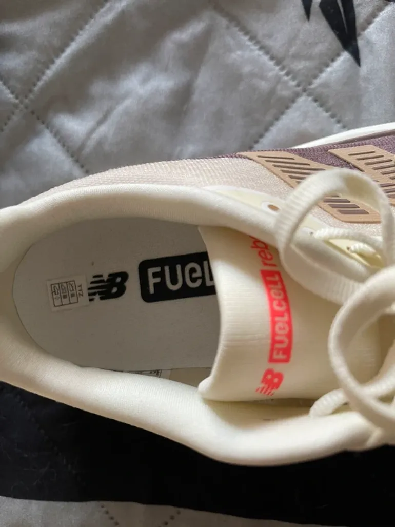 Used New Balance Sneakers bike — image 4 of 5
