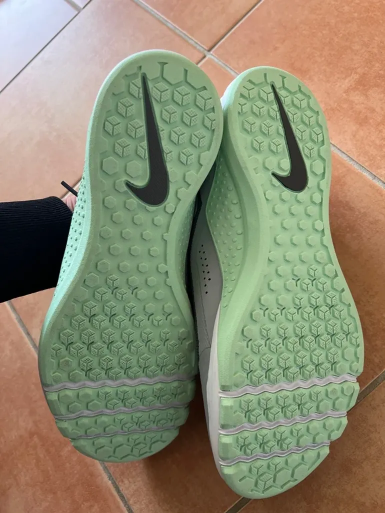 Nike Training Sneaker 40.5 bike usato — immagine 5 di 10
