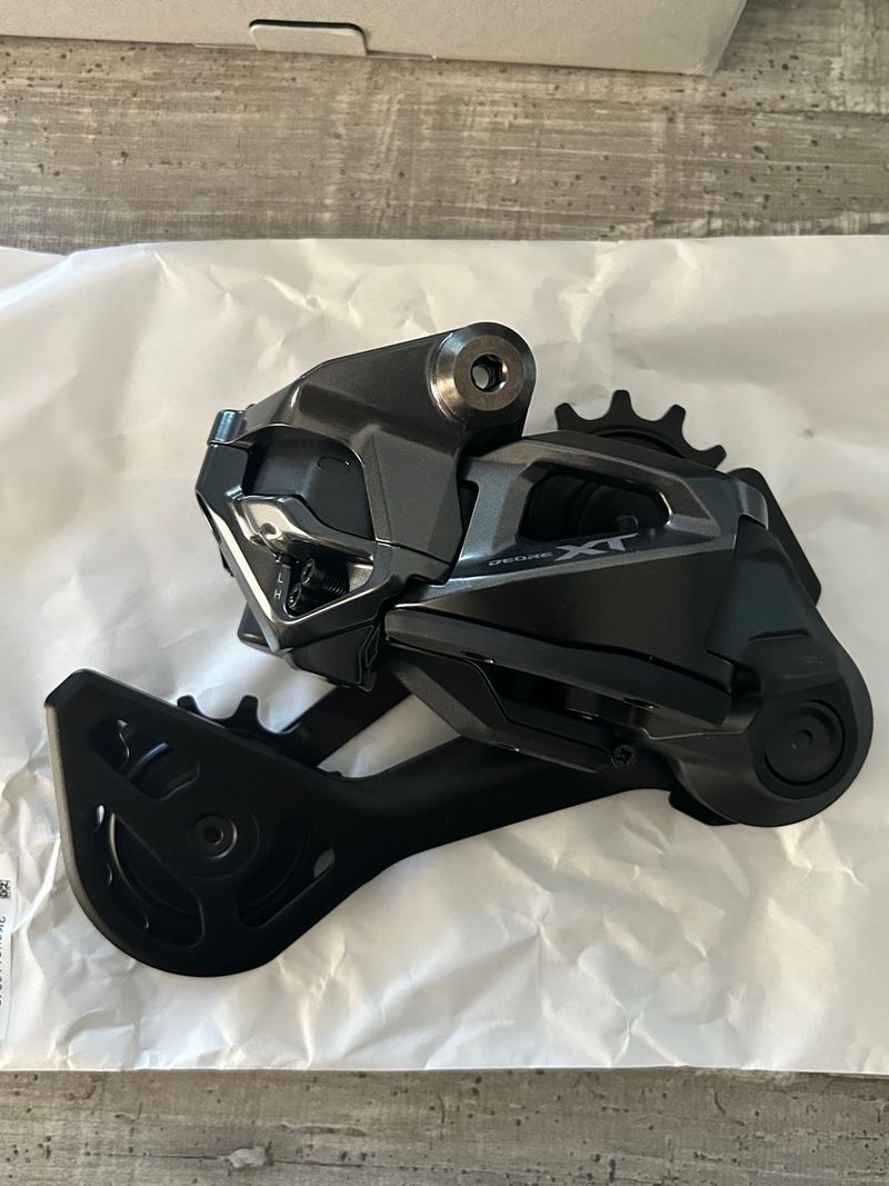 Brugt Shimano XT Di2 RD-M8260 11V Linkglide 2026 Drivetrain & Pedals