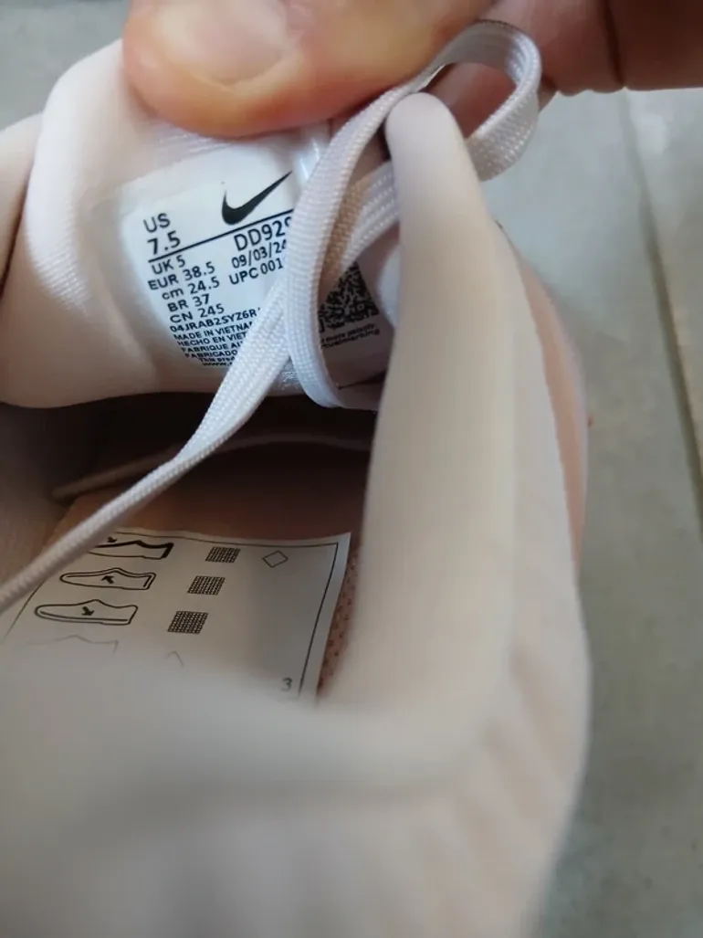 Used Rose Nike Running Shoes bike — image 6 of 6