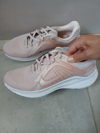 Used Rose Nike Running Shoes bike — image 2 of 6