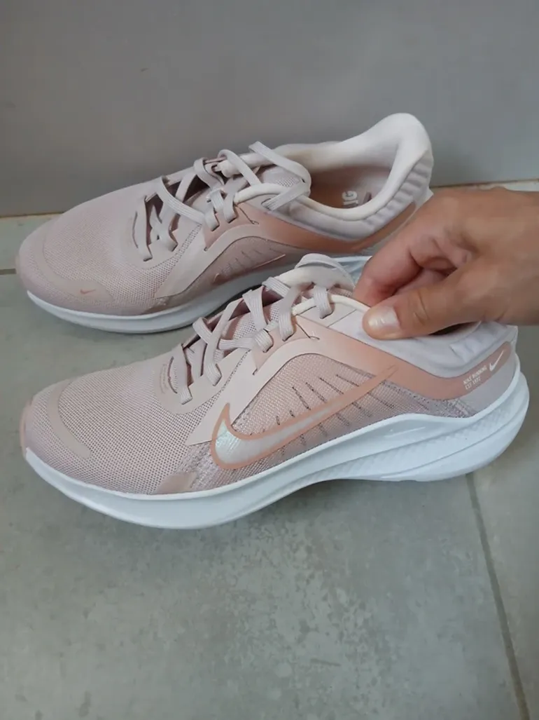 Used Rose Nike Running Shoes bike — image 2 of 6
