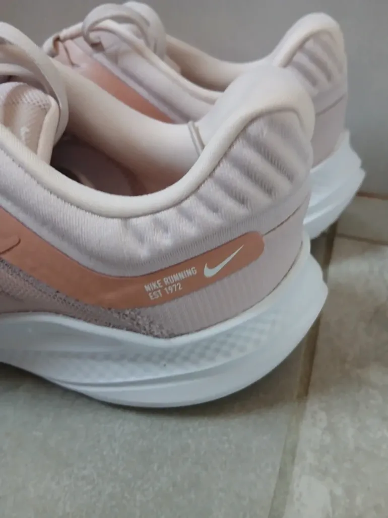 Used Rose Nike Running Shoes bike — image 3 of 6