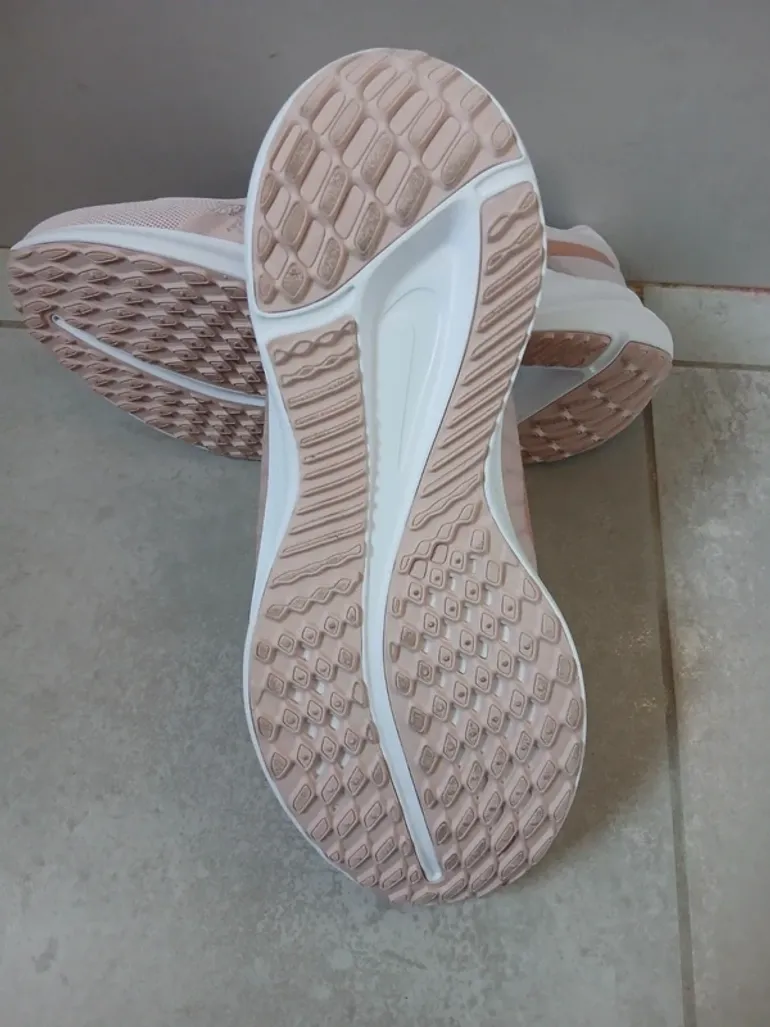 Used Rose Nike Running Shoes bike — image 5 of 6
