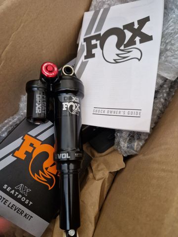 Used Fox Float DPX2 Performance 2026 bike — image 2 of 20