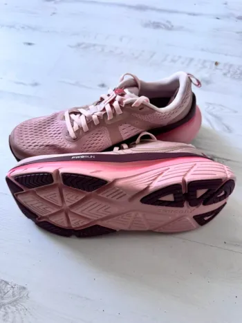 Tweedehands Saucony Guide 18 bike — afbeelding 2 van 5