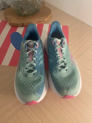 Used Hoka Mach 6 Running Shoes