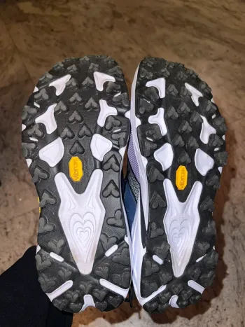 Used Hoka Speedgoat 7 bike — image 3 of 4