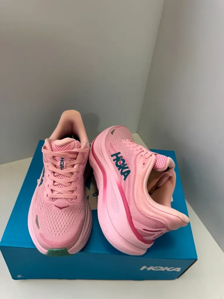 Tweedehands Hoka Shoes Size 37 bike — afbeelding 2 van 5
