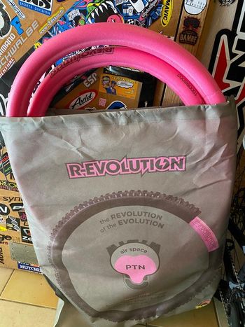 other PTN R ÉVOLUTION Neuf M/L bike usato — immagine 1 di 2