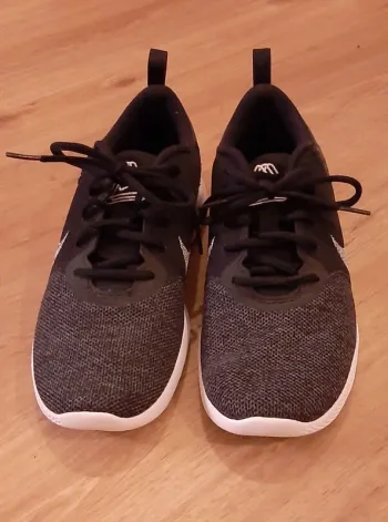 Used Nike Sneaker 41 Running Shoes