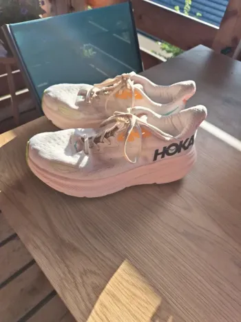 Hoka Clinton 9 Running Shoes usato