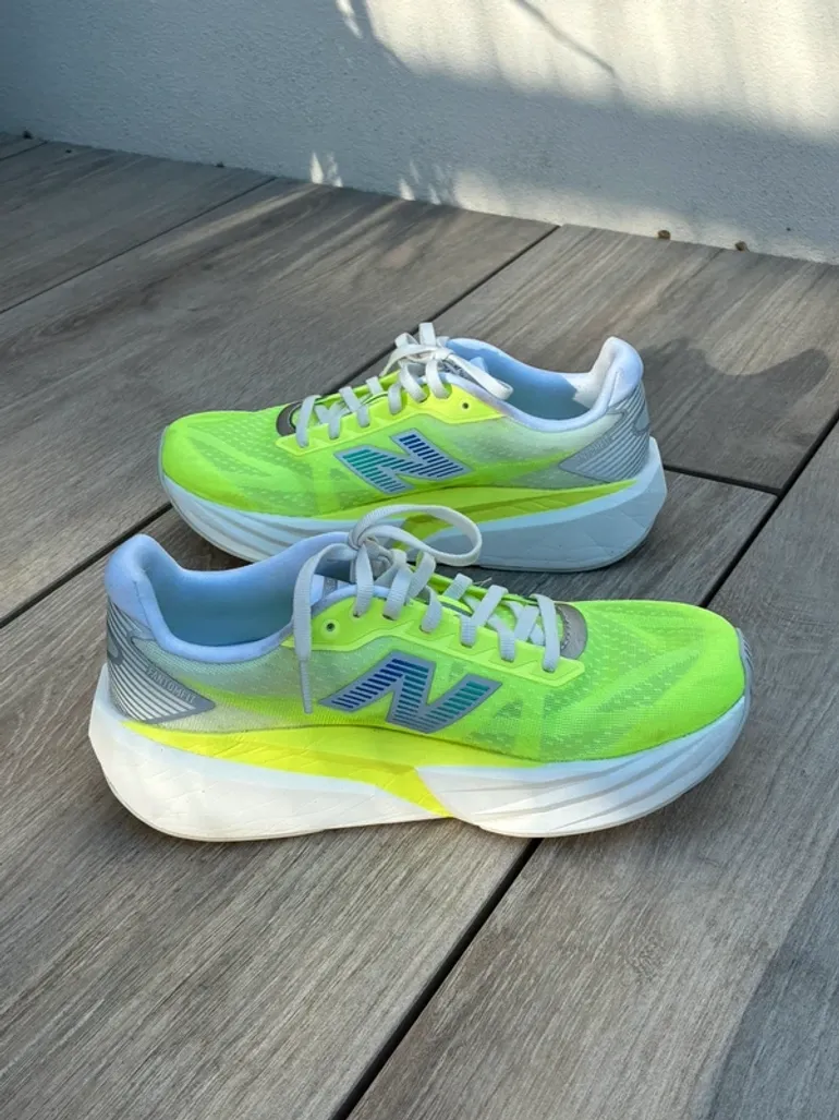 Brugt New Balance FuelCell Rebel v5 bike — billede 2 af 7
