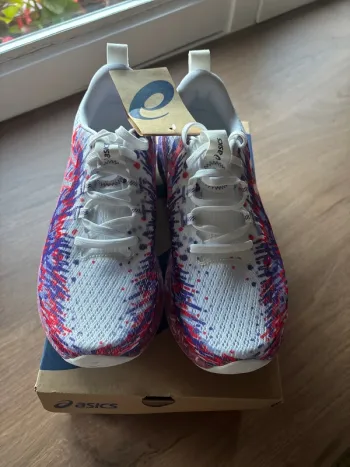Used Asics Noosa Tri 16 Running Shoes