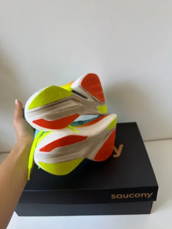 Used Saucony Elite Pro bike — image 6 of 6