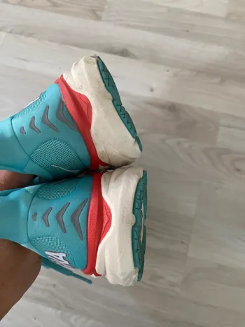 Hoka Clifton 8 bike usato — immagine 3 di 7
