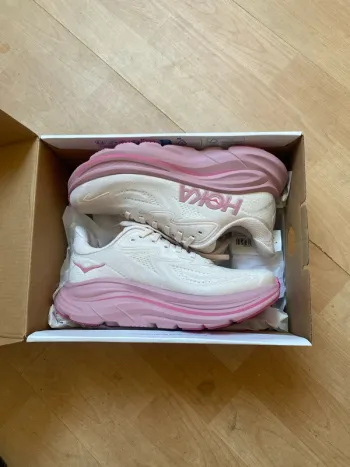 Hoka Clifton 10 Running Shoes usato