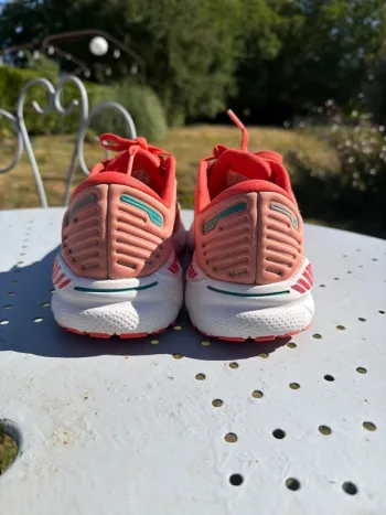 Used Orange Brooks Sportschuhe bike — image 4 of 7