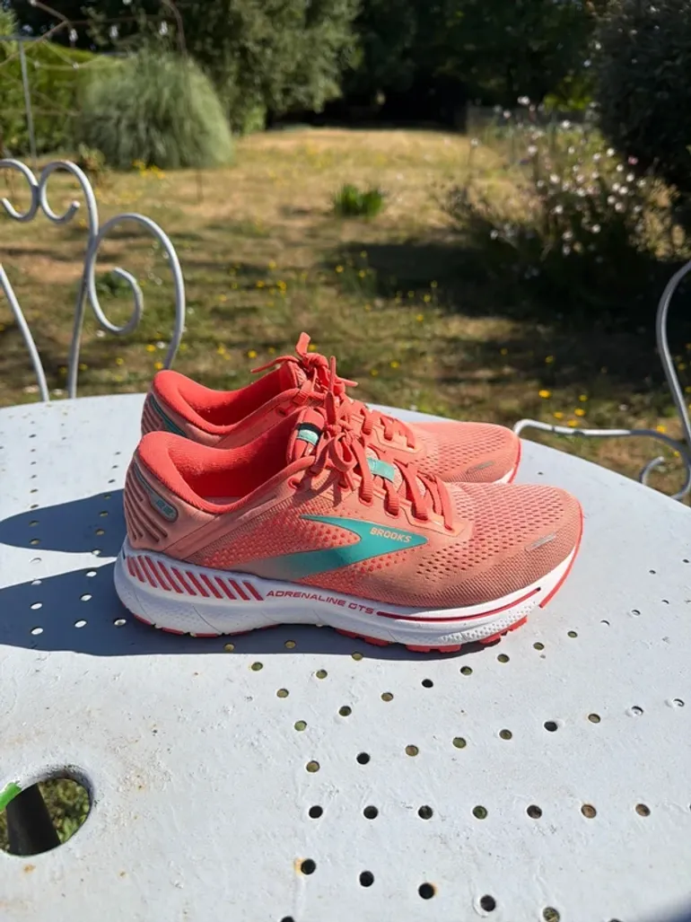 Used Orange Brooks Sportschuhe bike — image 2 of 7