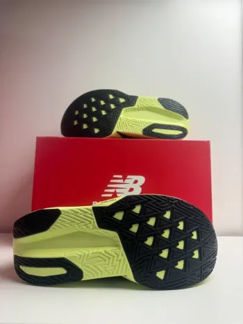 Käytetty New Balance FuelCell Rebel v5 bike — kuva 2 / 3