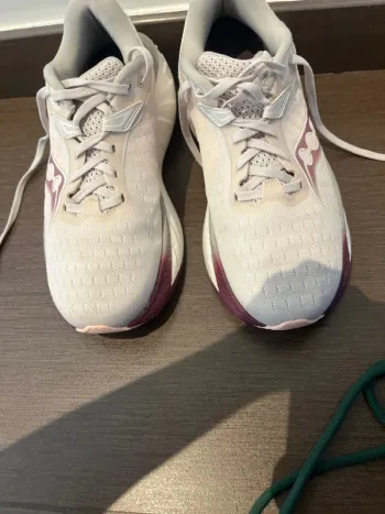 Used Saucony Running Shoes bike — image 5 of 7