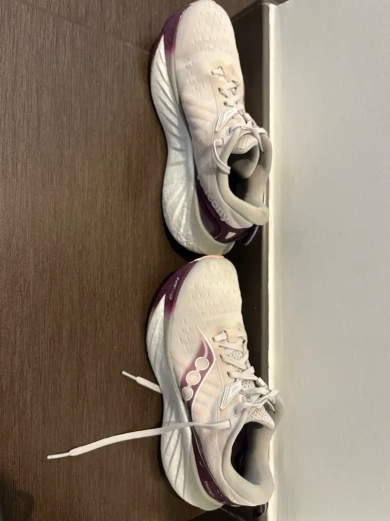 Used Saucony Running Shoes bike — image 6 of 7