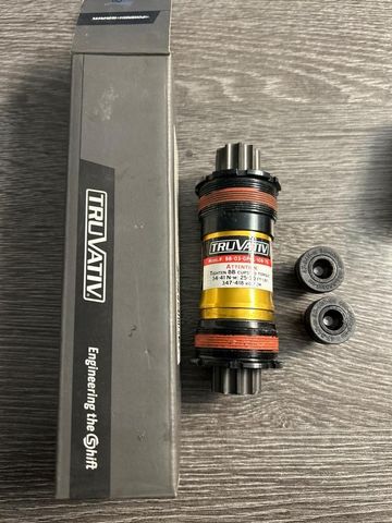 Używany Truvativ Boîtier pédalier BB-03-GPSK-108-70 Drivetrain & Pedals