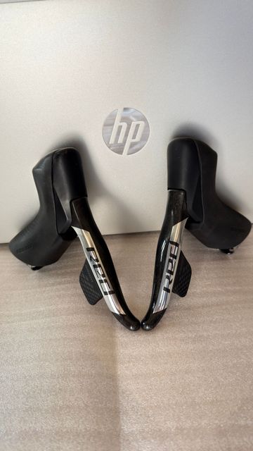 Używany Sram RED eTap AXS HRD D1 2x12 Shifters Drivetrain & Pedals
