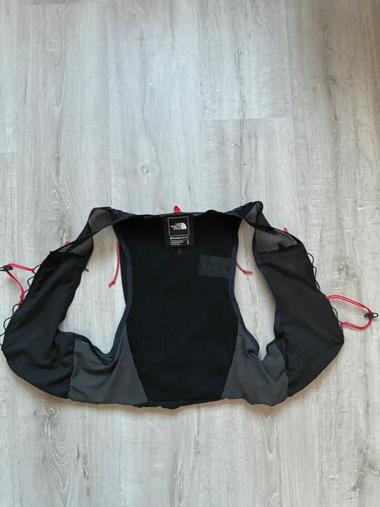 The North Face Summit Run 10L bike usato — immagine 3 di 6