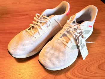 Used Adidas Laufschuh bike — image 2 of 6