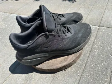 Used Supernova boost IE4364 Running Shoes