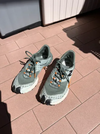 New Balance Minimus Trail bike usato — immagine 4 di 4