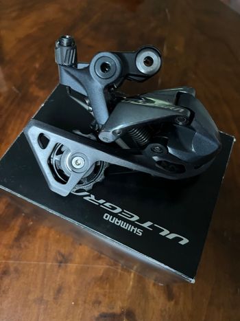 Used Shimano Ultegra RD-8000 SS 2023 Drivetrain & Pedals