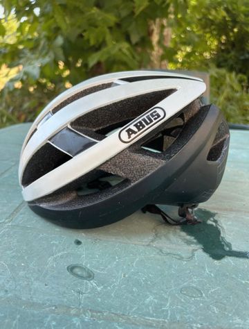 Used ABUS Casque Helmet bike — image 4 of 5