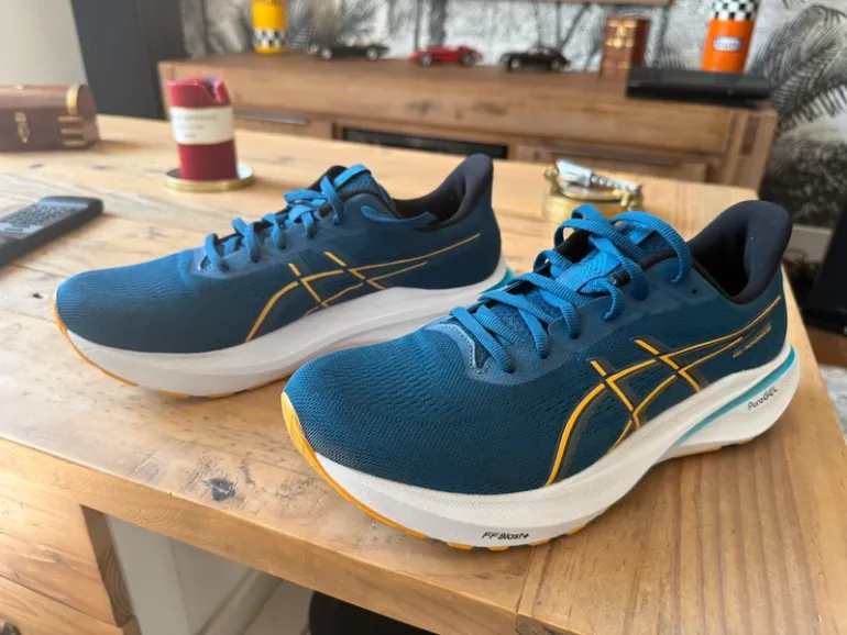 Brugt Asics Running Shoes bike — billede 3 af 4