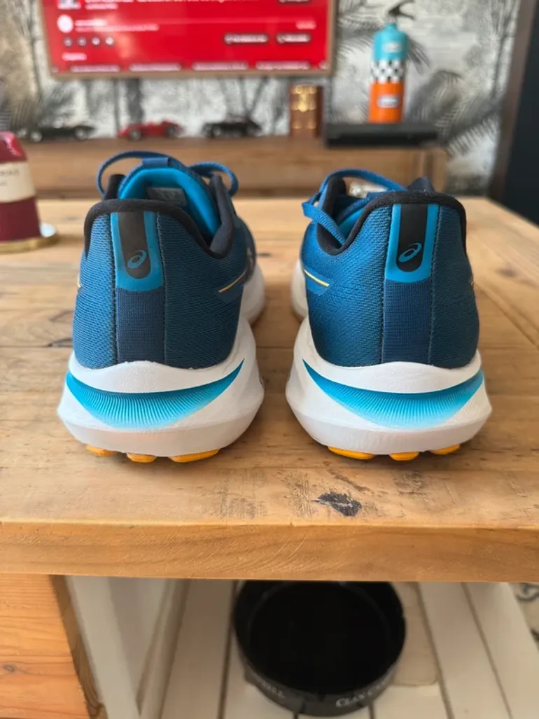 Brugt Asics Running Shoes bike — billede 2 af 4