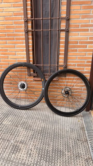 Giant SLR 1 Carbon Wheels 2024 Wheels usato