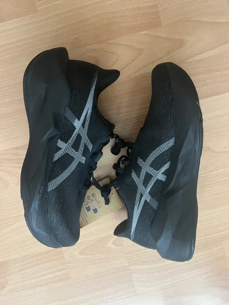 Used Asics Novablast 6 bike — image 8 of 12