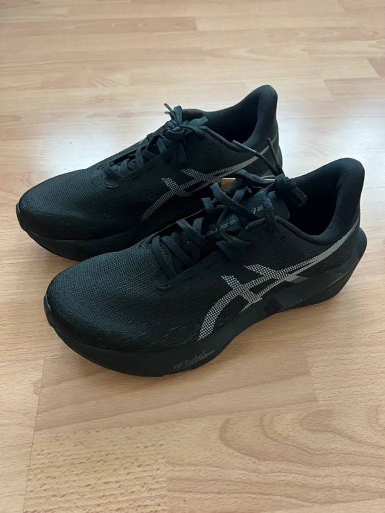 Used Asics Novablast 6 bike — image 7 of 12