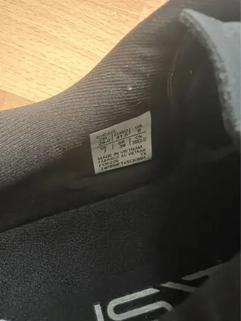 Used Asics Novablast 6 bike — image 5 of 12