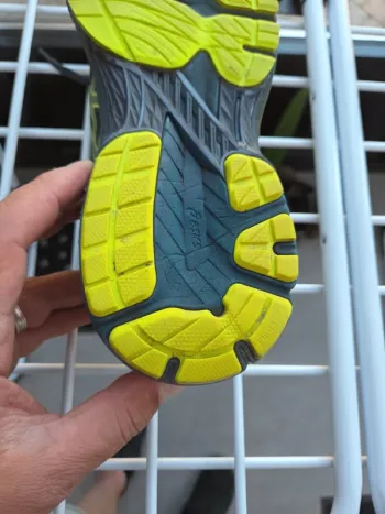 Used Asics GT-2000 bike — image 2 of 15
