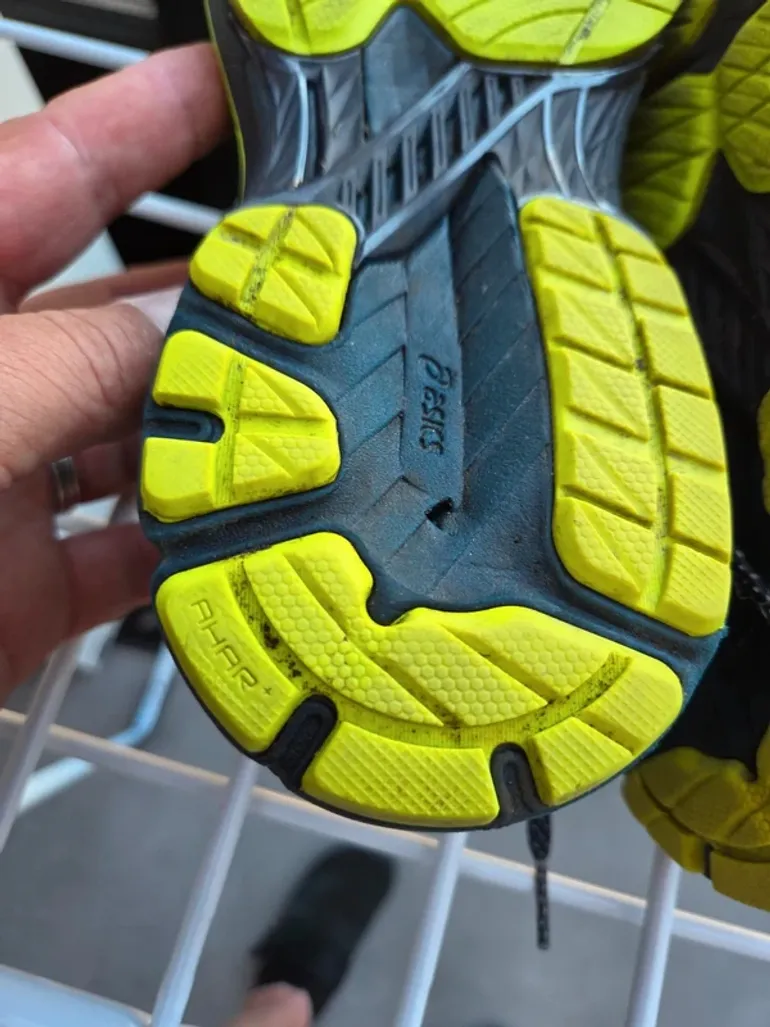 Used Asics GT-2000 bike — image 4 of 15